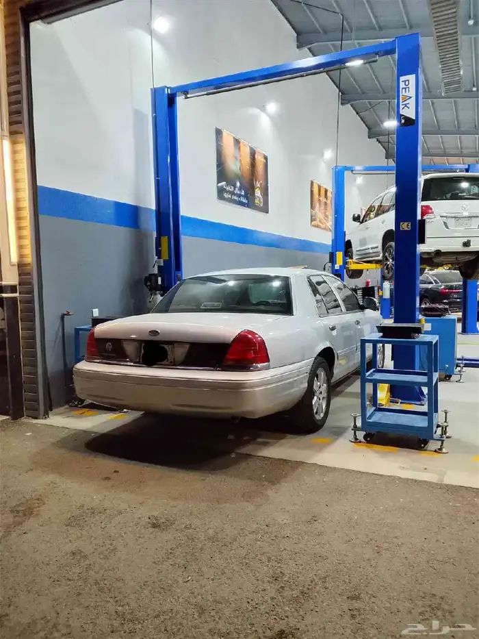 للبيع فورد فكتوريا موديل2003 نظيف شرط 7