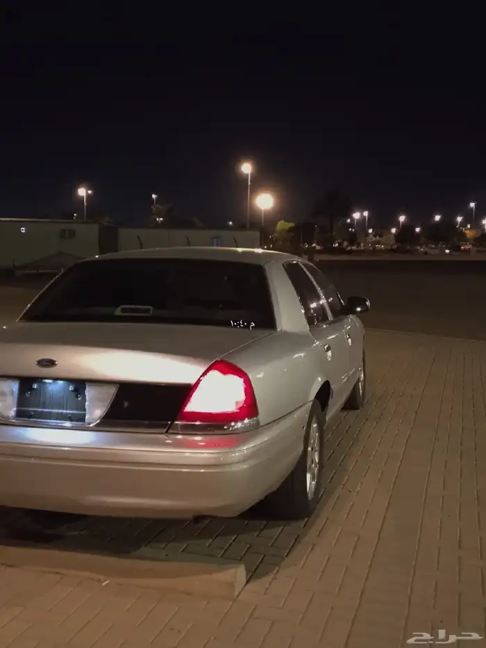 للبيع فورد فكتوريا موديل2003 نظيف شرط 6