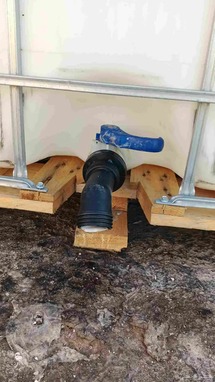 للبيع برميل الف لتر بزبوز صغير للبيع مستعجلل 2