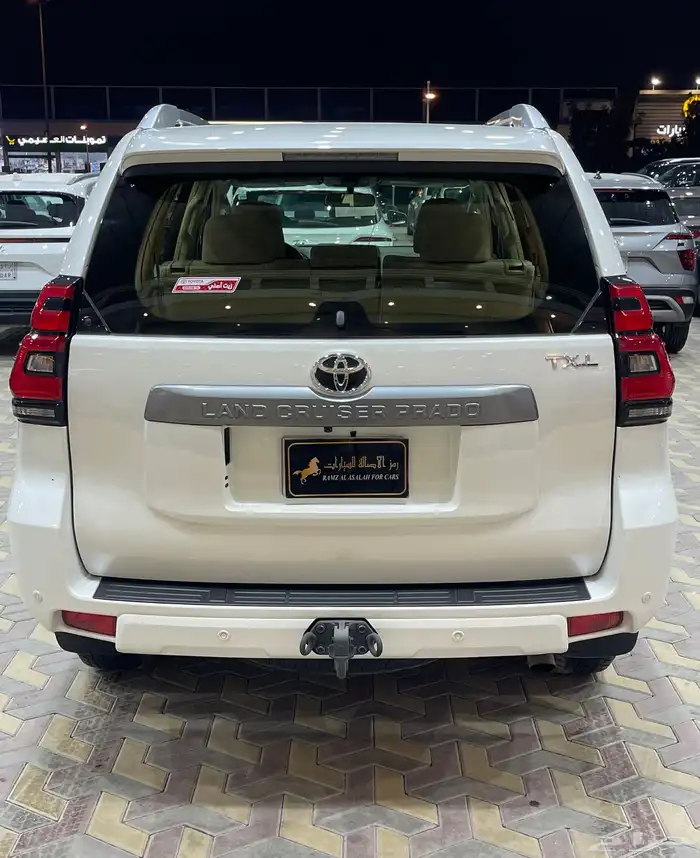 تويوتا برادو V6 موديل 2023 نظيف جدا 5