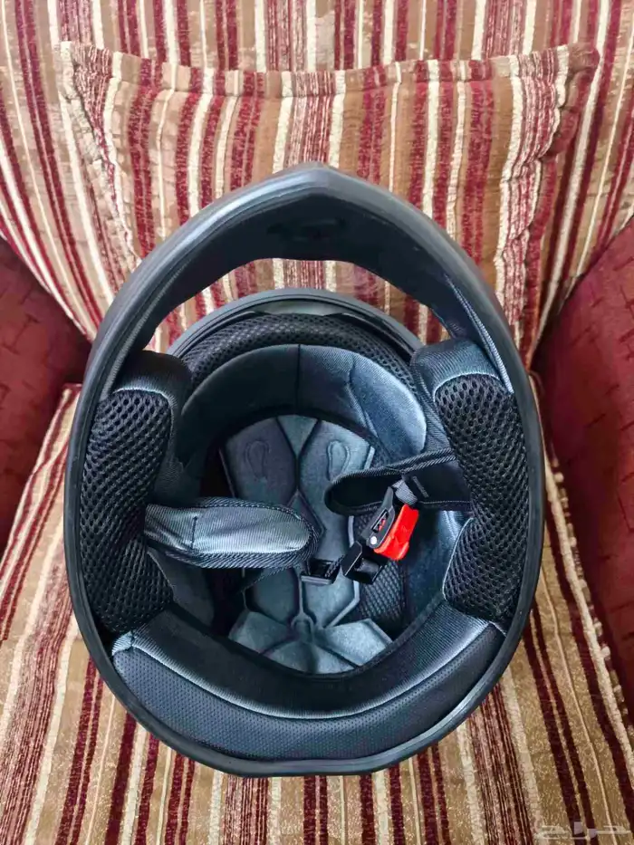 خوذة DAYU مقاس (M) السعر 100ريال 6