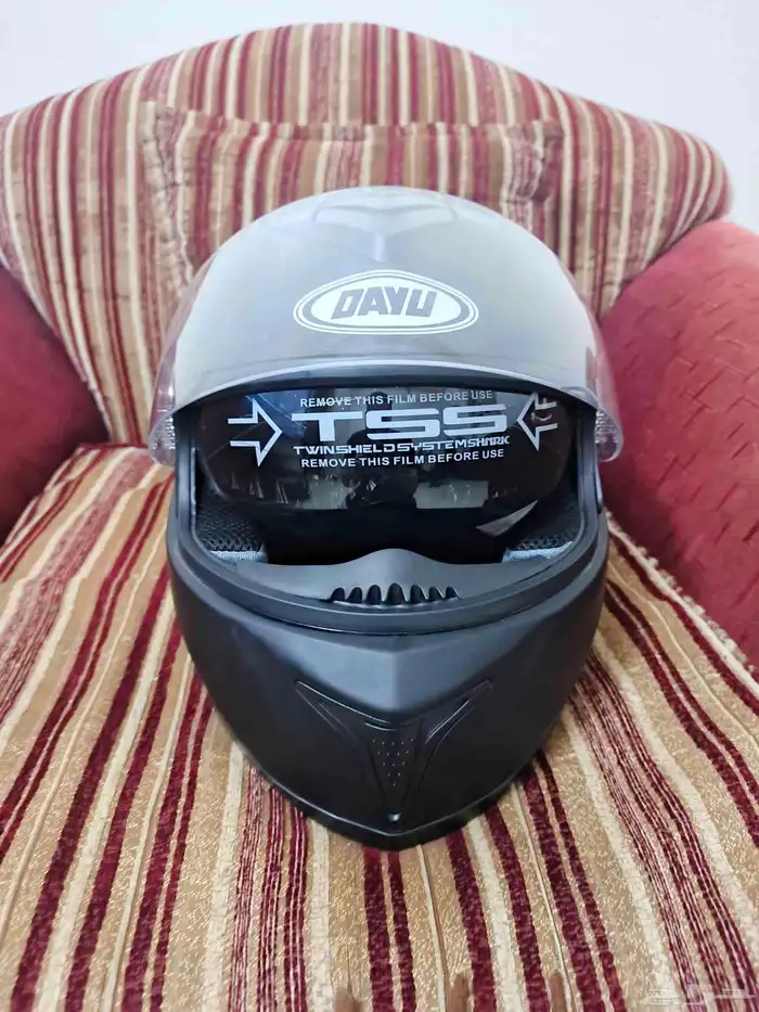 خوذة DAYU مقاس (M) السعر 100ريال 4