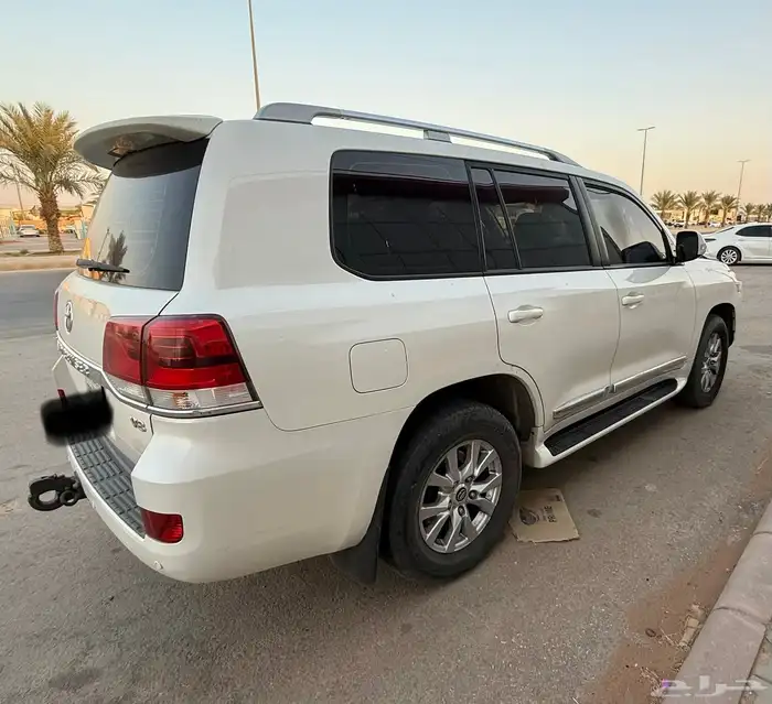 لاندكروزر صالون 2019 ديزل 4