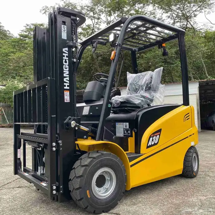 سيزر لفت للايجار رافعة شوكية ومقصية مان ليفت فوركلفت للايجار 2