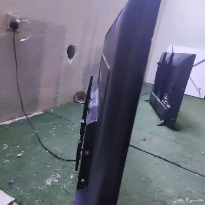 شاشات للبيع وحده 55 بوصه نوع توشيبا الثانيه 49 بوصه ال جي 1