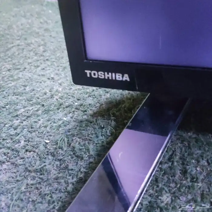 شاشات للبيع وحده 55 بوصه نوع توشيبا الثانيه 49 بوصه ال جي 7