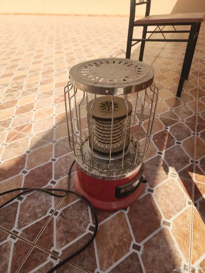 للبيع طاوله ورديه وكرسي وسخانه 2