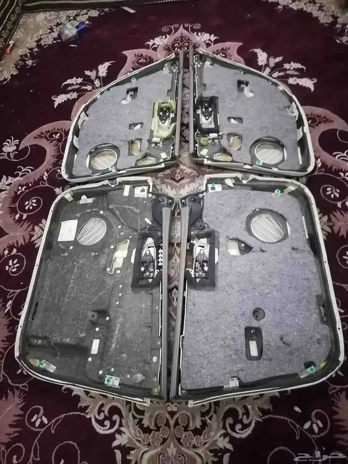 طقم طوابق أبواب لون هولويز اصلي مستورد لكزس(LS 430) 2