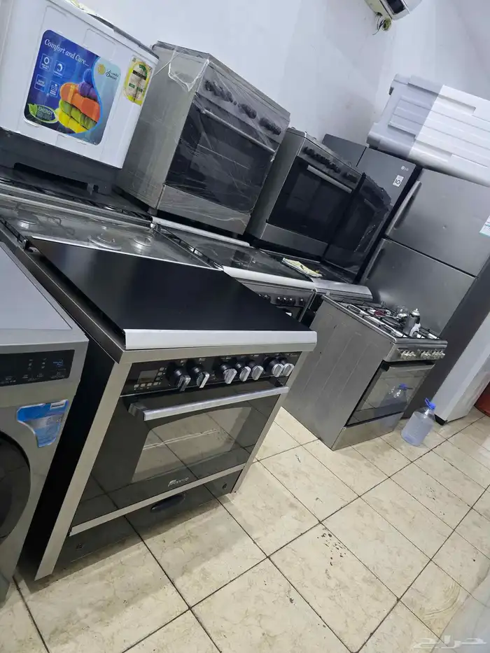 Italy Cooking Range Good working other much available 500SR 2