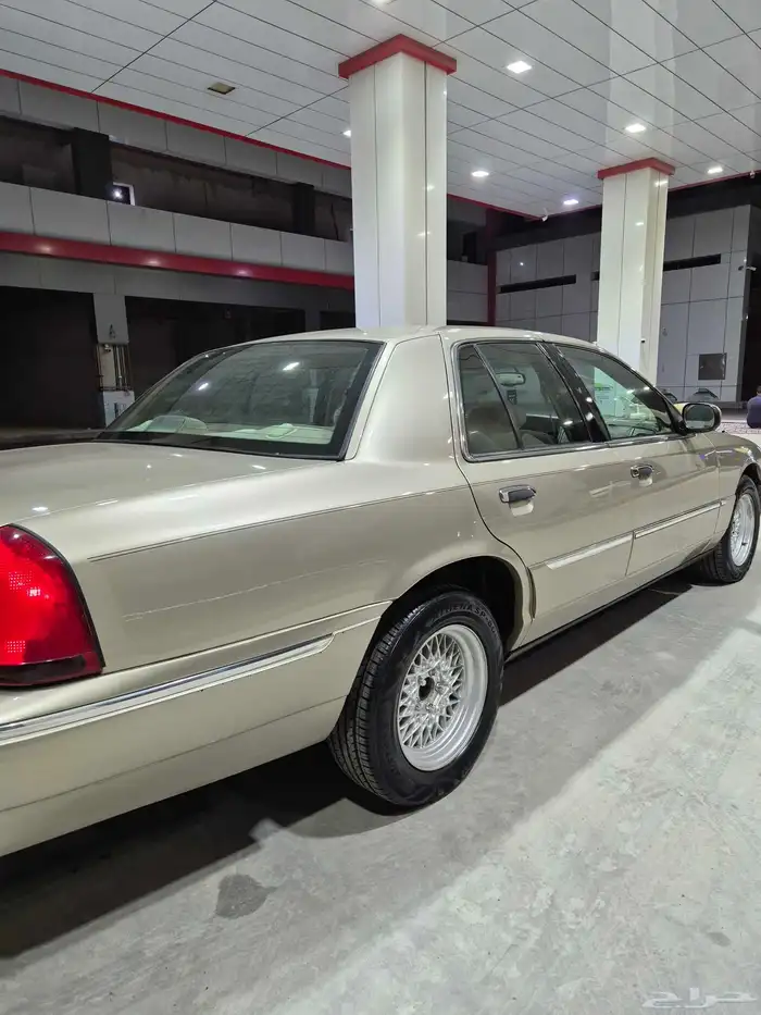 فورد ماركيز 2000 9