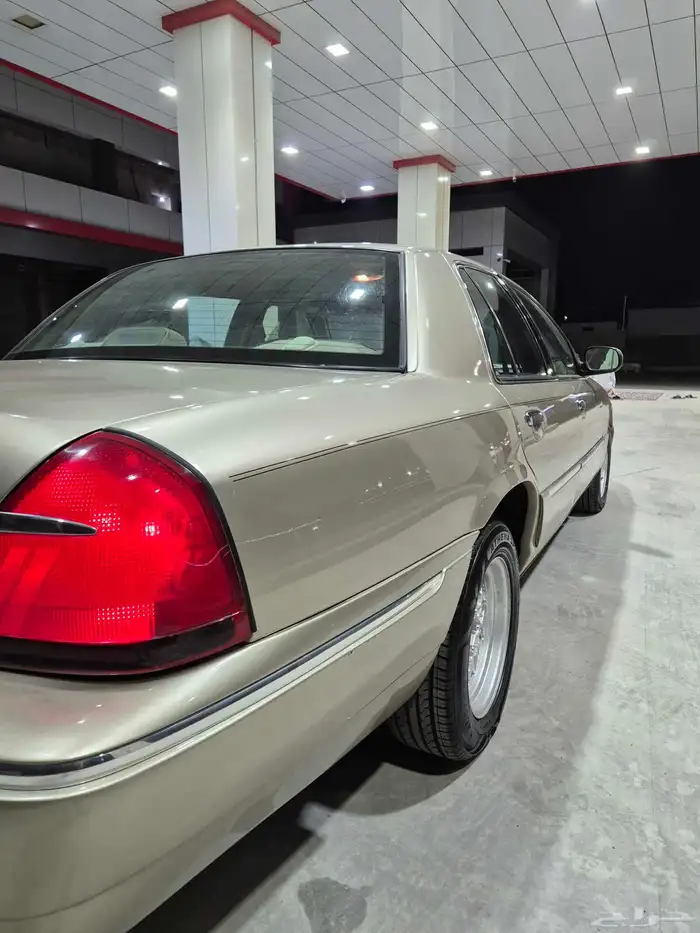 فورد ماركيز 2000 8