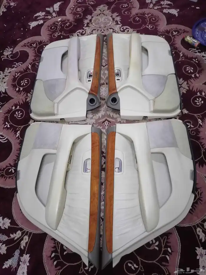 طقم طوابق أبواب لون هولويز اصلي مستورد لكزس(LS 430) 1