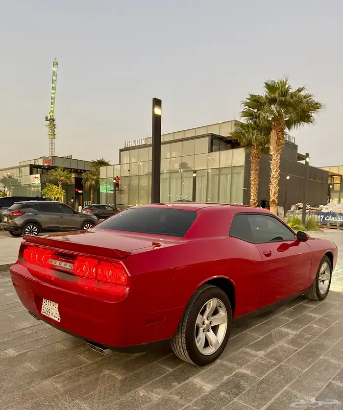 تشالنجر 2011 V6 احمر مميز - سستم صوت وصيانه منتظم 2