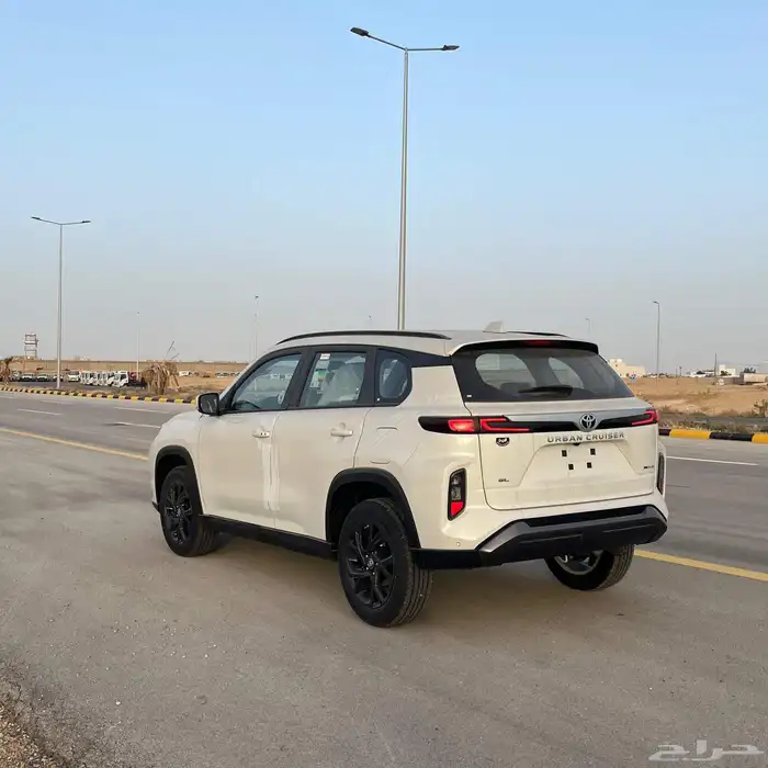 تويوتا اروبان كروز استندر موديل 2026 3