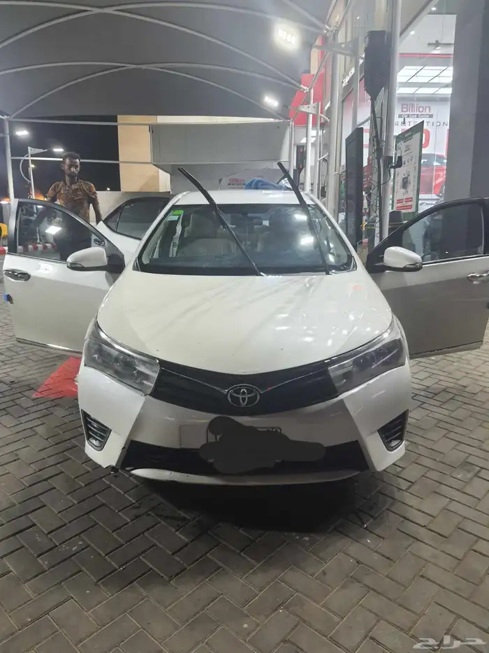 سيارة كورلا موديل 2015 ممشي فليل 0