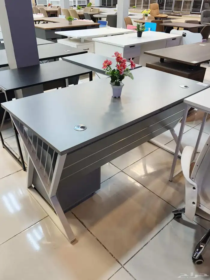 modern manager desk set and staff dess 3