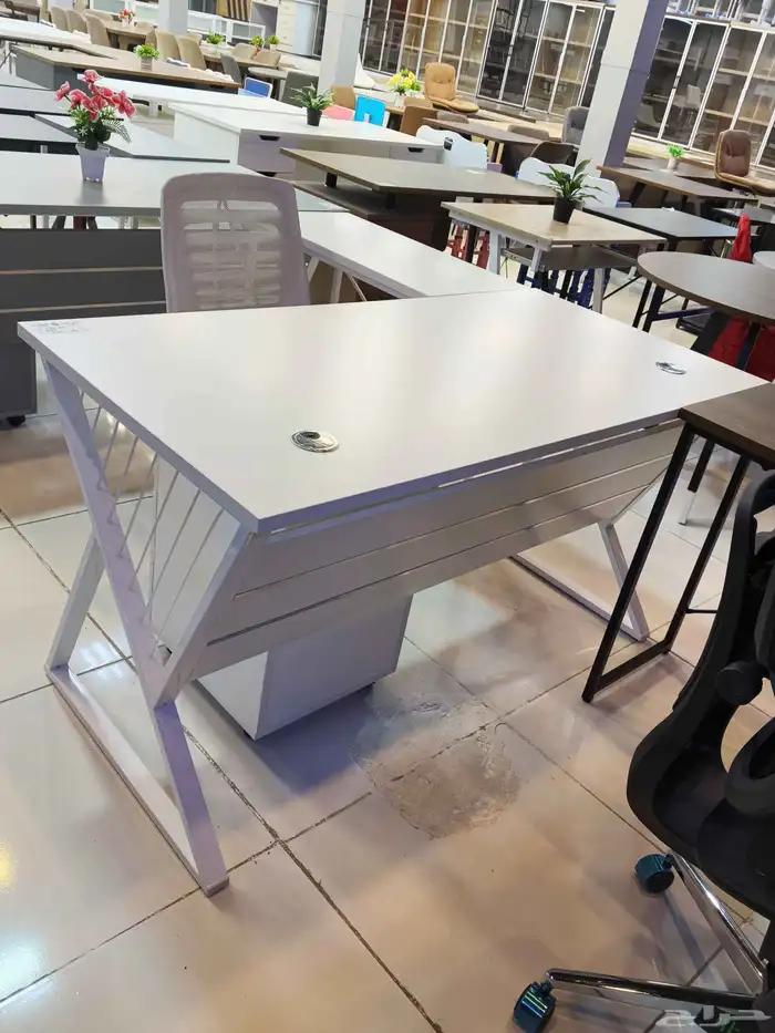 modern manager desk set and staff dess 2