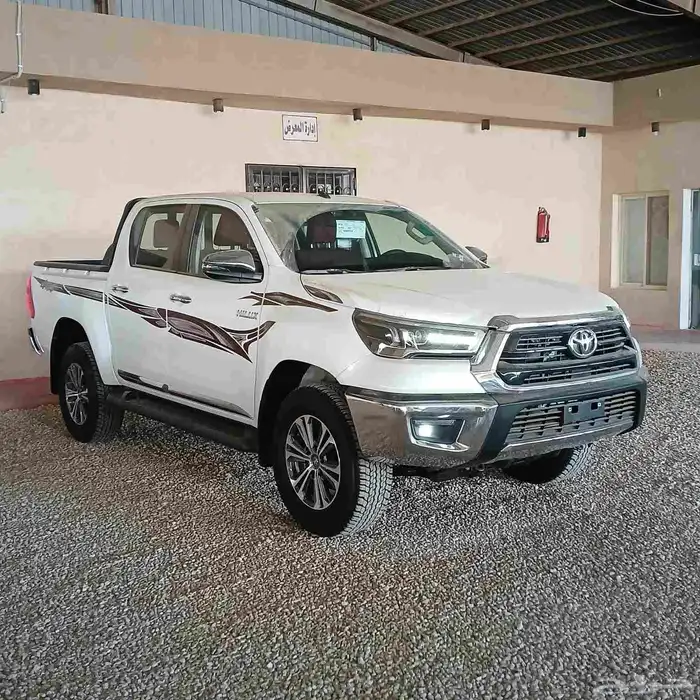 هايلوكس غمارتين 2025 بنزين اصفار سعودى فل كامل 2