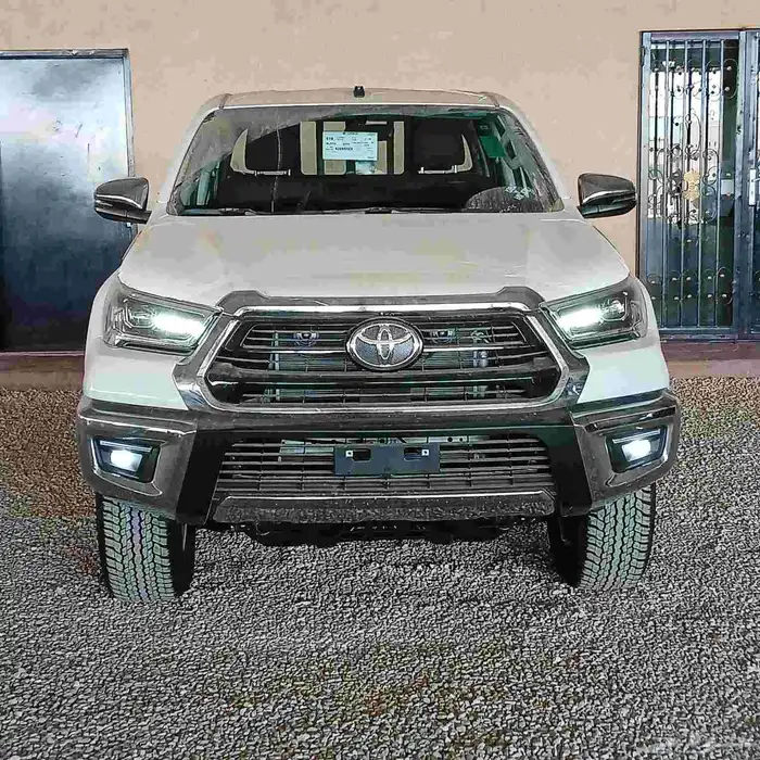 هايلوكس غمارتين 2025 بنزين اصفار سعودى فل كامل 0