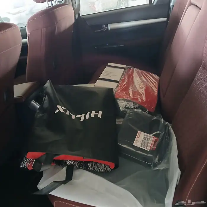 هايلوكس غمارتين 2025 بنزين اصفار سعودى فل كامل 8