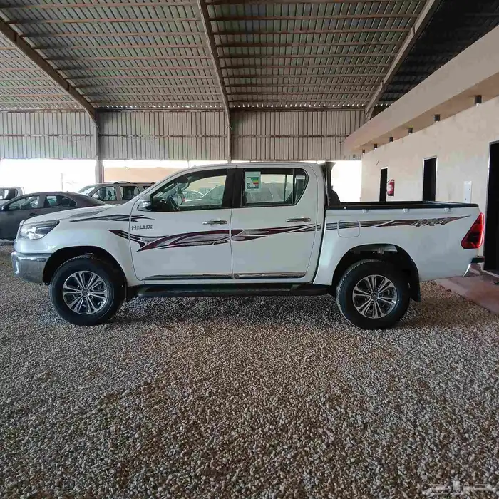 هايلوكس غمارتين 2025 بنزين اصفار سعودى فل كامل 4