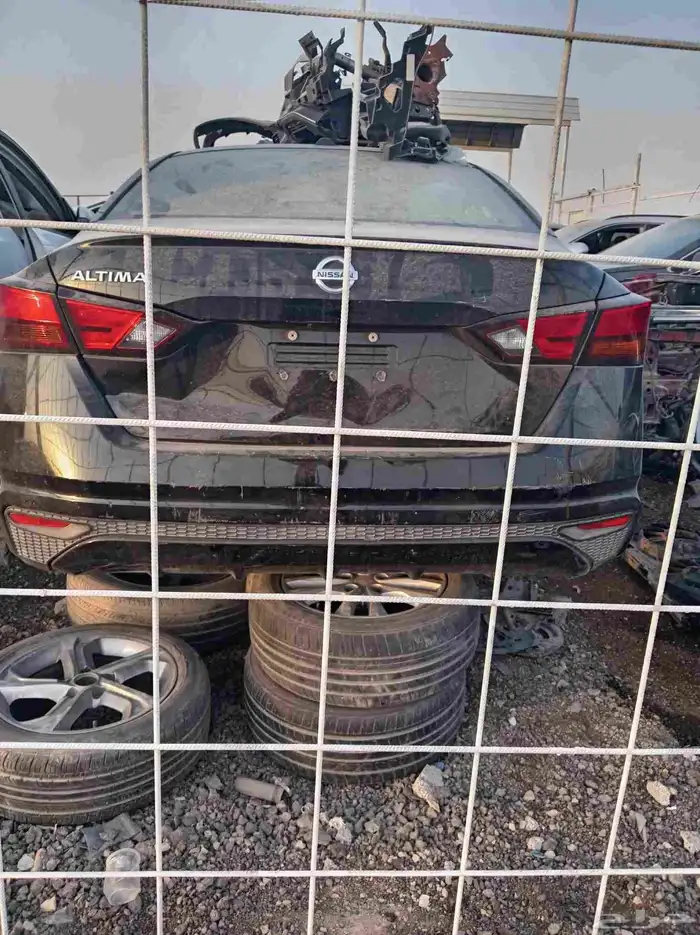 يوجدلديناجميع قطع غيار السيارات وكالة تشليح الحائر 4