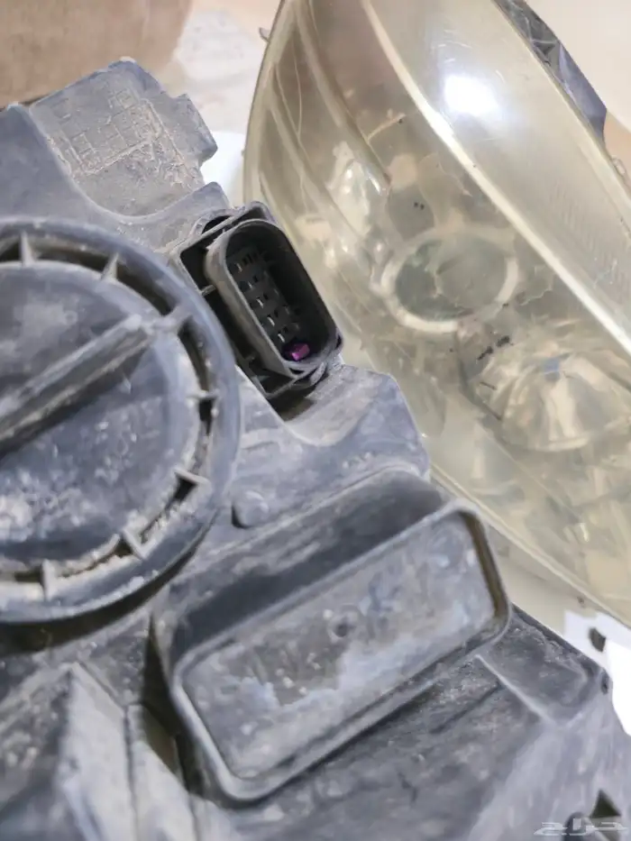 اضوية امامية ( Mercedes c200) هالوجينية من 2008 إلى 2010 1