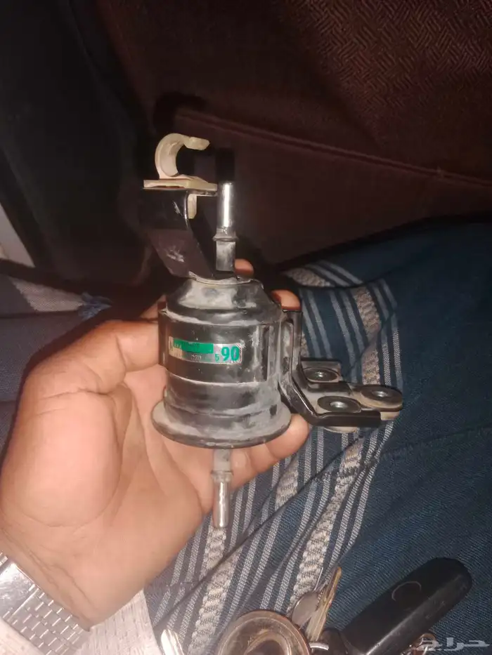 صفايه بنزين هايلكس 2015 نظيفه 3