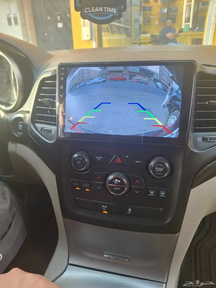 تركيب شاشة جيب شروكي 20142019 3