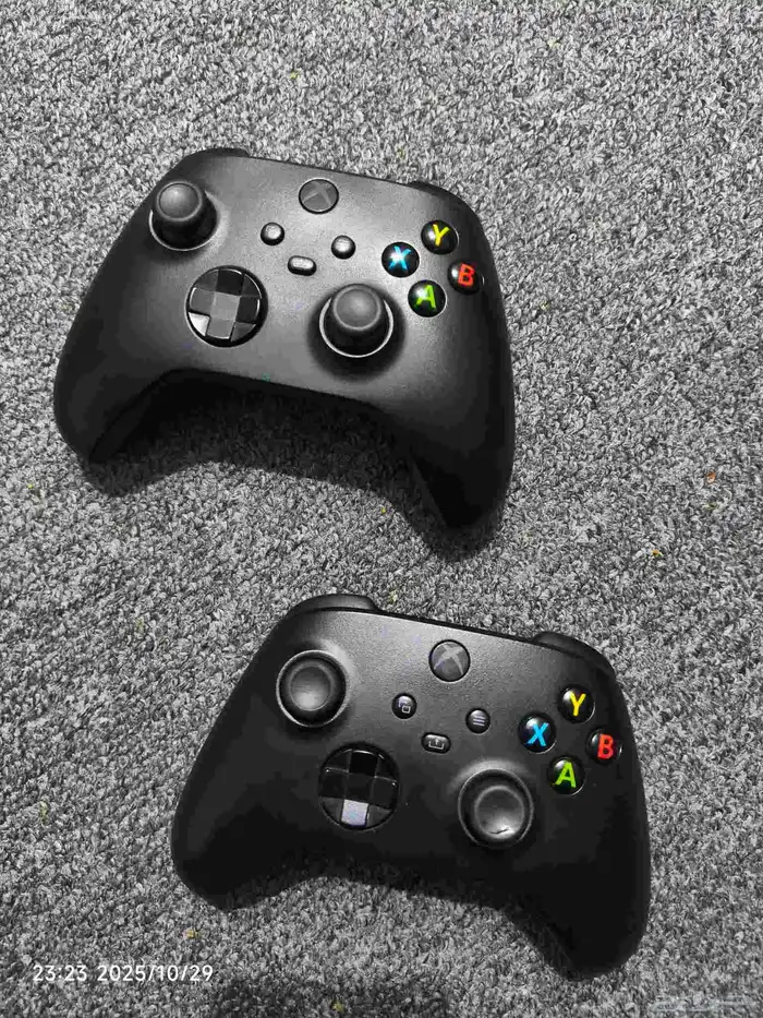 يدين تحكم اكسبوكس سيريس 0