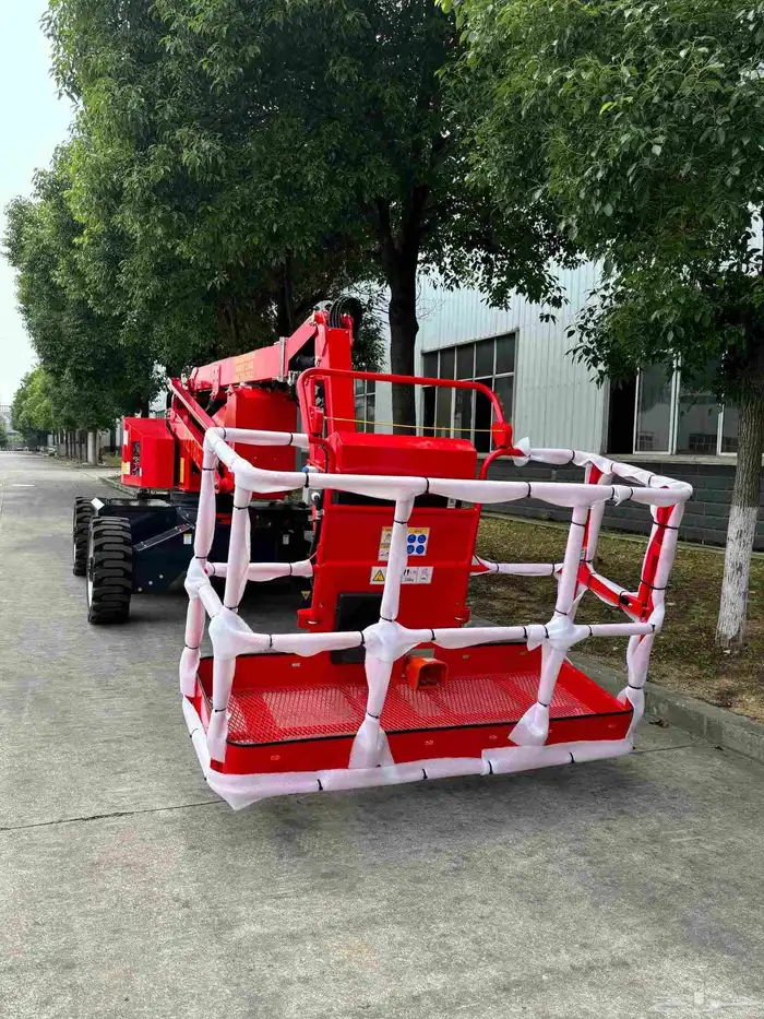 سيزر لفت للايجار رافعة شوكية ومقصية مان ليفت فوركلفت للايجار 3