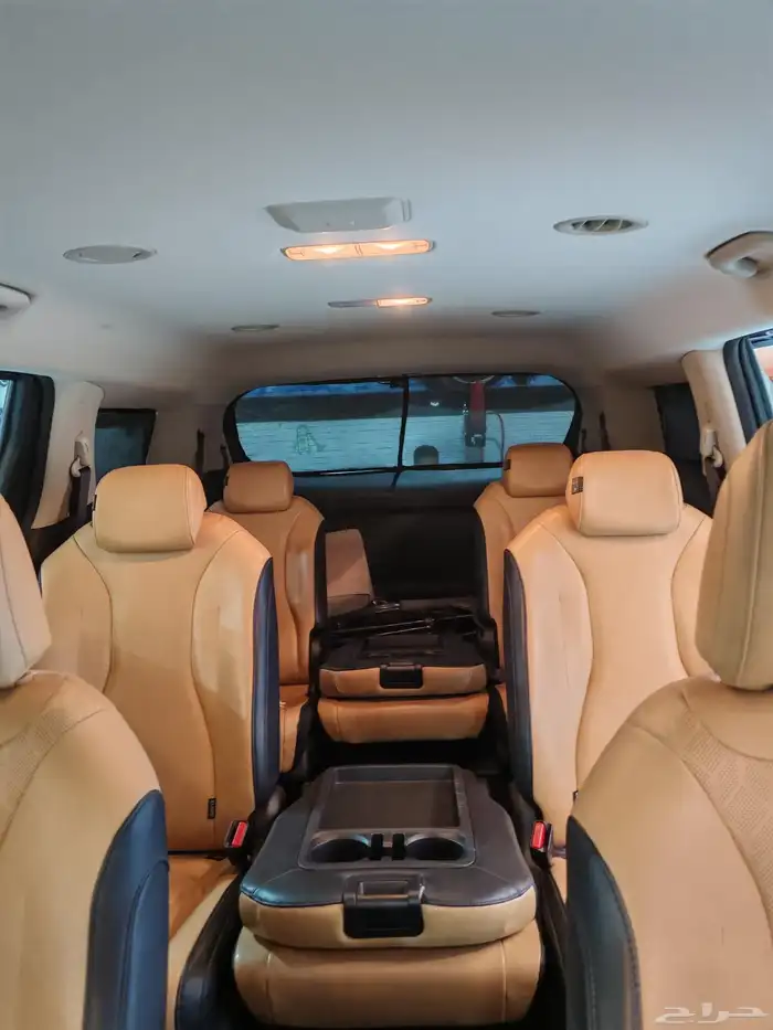 كيا كرنفال للبيع2021 ديزل 11 مقعد 13