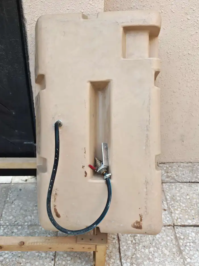 خزان مويه يركب على ميتسوبيشي باجيرو 3