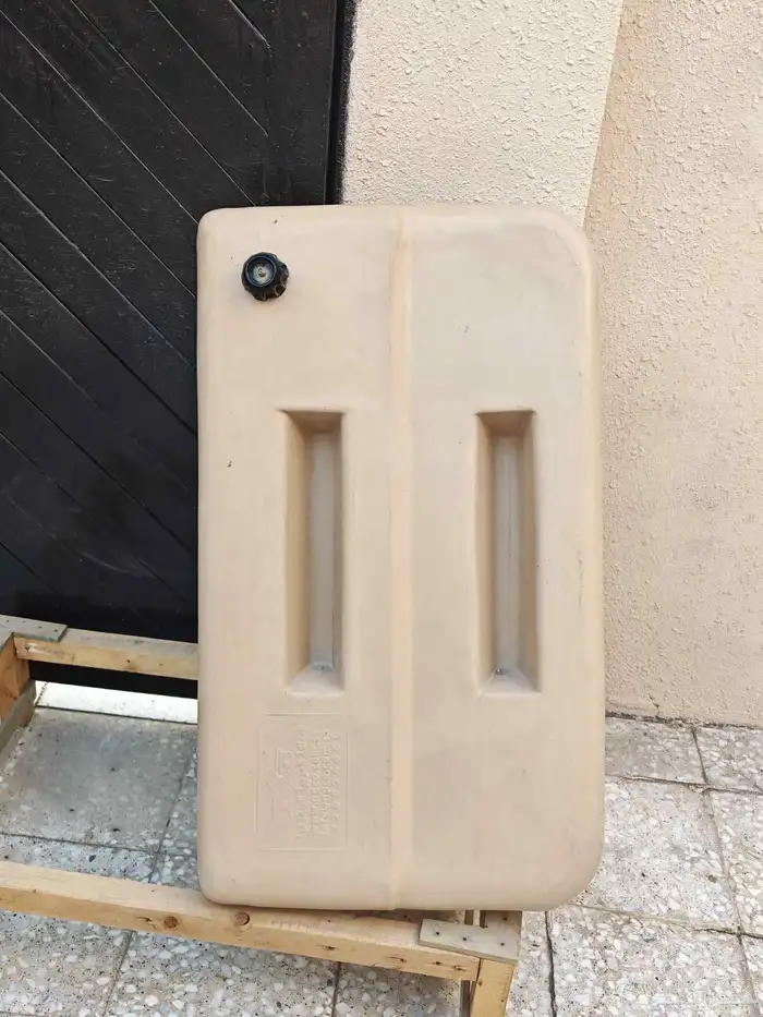 خزان مويه يركب على ميتسوبيشي باجيرو 0