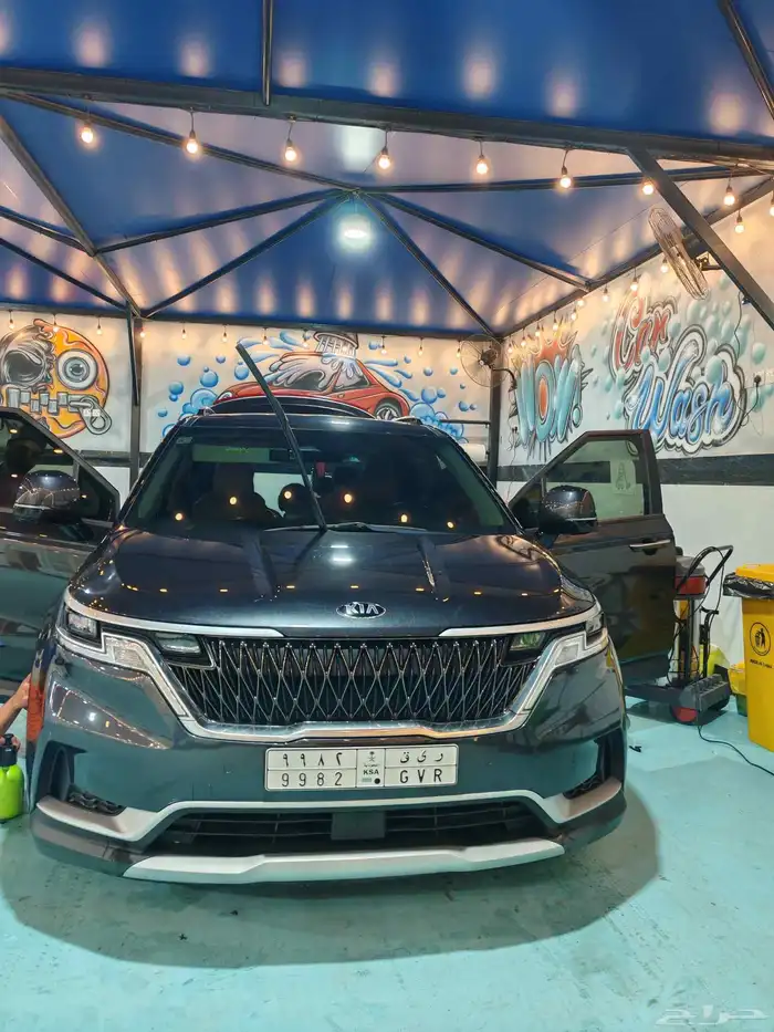 كيا كرنفال للبيع2021 ديزل 11 مقعد 11