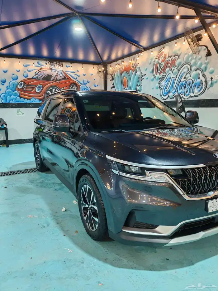 كيا كرنفال للبيع2021 ديزل 11 مقعد 10