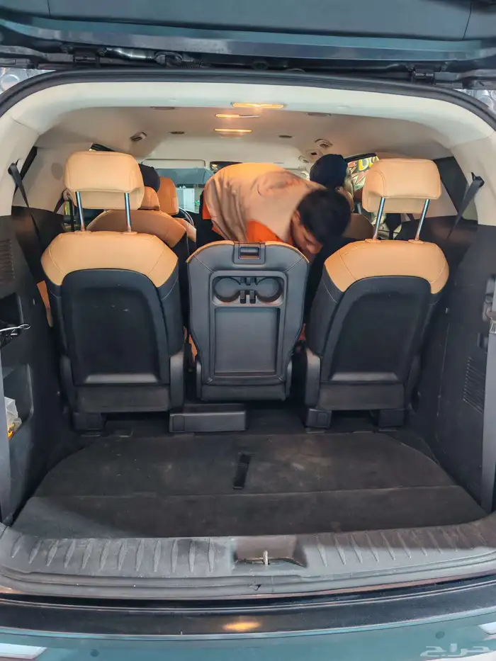 كيا كرنفال للبيع2021 ديزل 11 مقعد 8