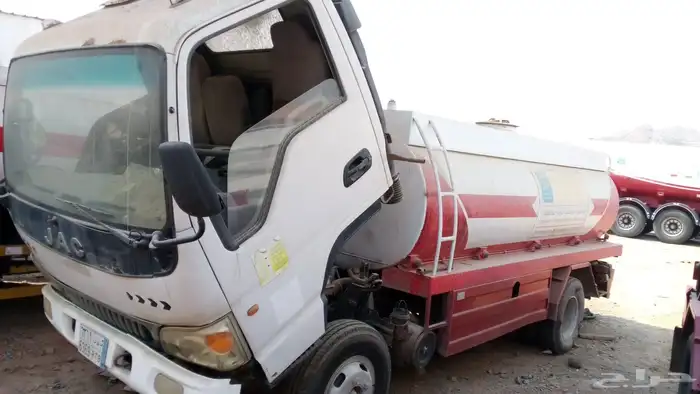 للبيع دينا جاك 2011 صهريج ديزل 6000 لتر جاهز بعداد ومضخة 0