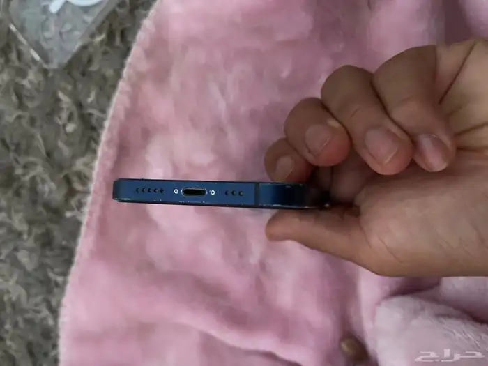 ايفون 12العادي مكسور من ورا وبعض الخدوش من الطيحه 3