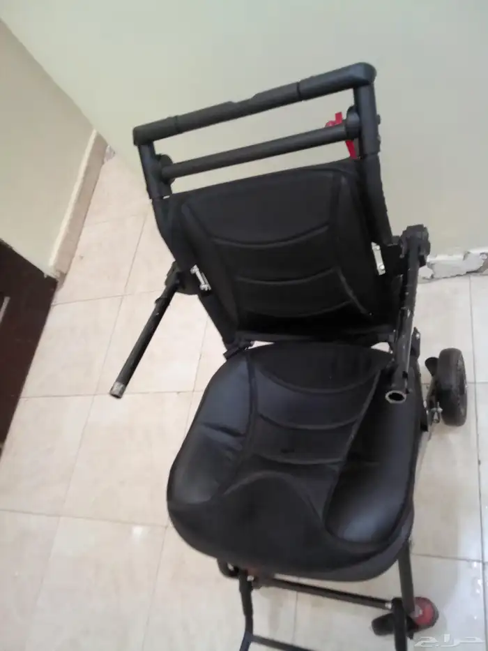 كرسي لكبار السن وذوي الاحتياطات الخاصه 2