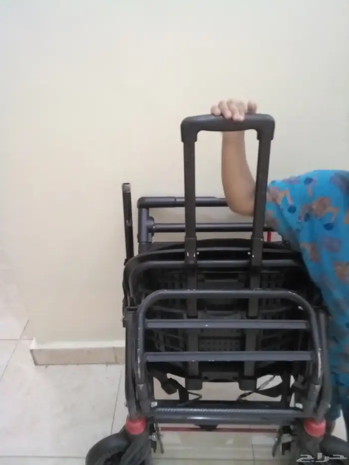 كرسي لكبار السن وذوي الاحتياطات الخاصه 7
