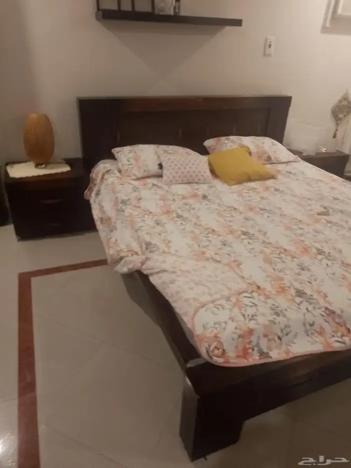 غرفة نوم نظيفة جدا من هوم سنتر للبيع مستعمل 1