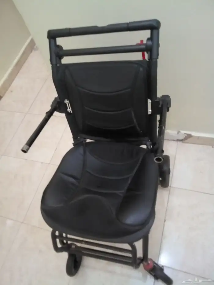 كرسي لكبار السن وذوي الاحتياطات الخاصه 3