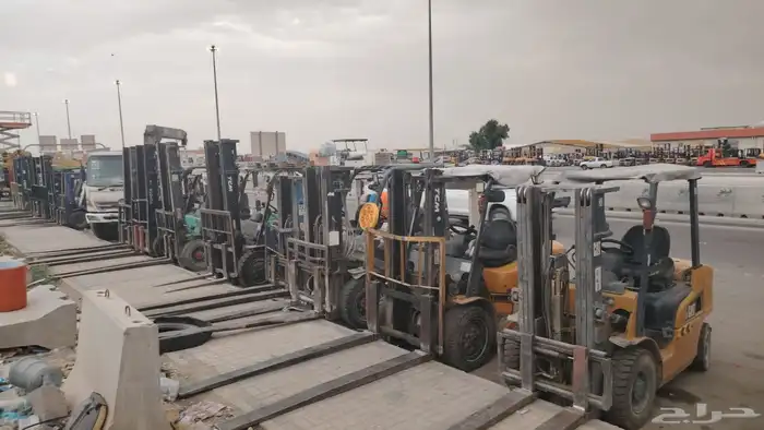 رافعة شوكية للإيجار. فوركلفت. Forklifts for rent daily or m 4