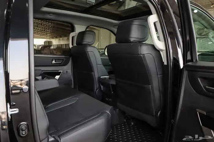 تويوتا تندرا لمتد موديل 2024 فل كامل نضيف جدا شبه جديد 12