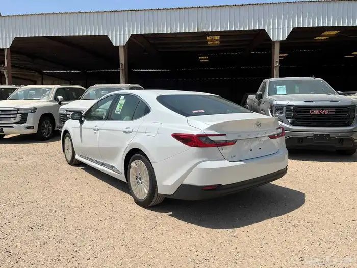 معرض البحرالعربي تويوتا كامري ال اي بنزين 2025 1