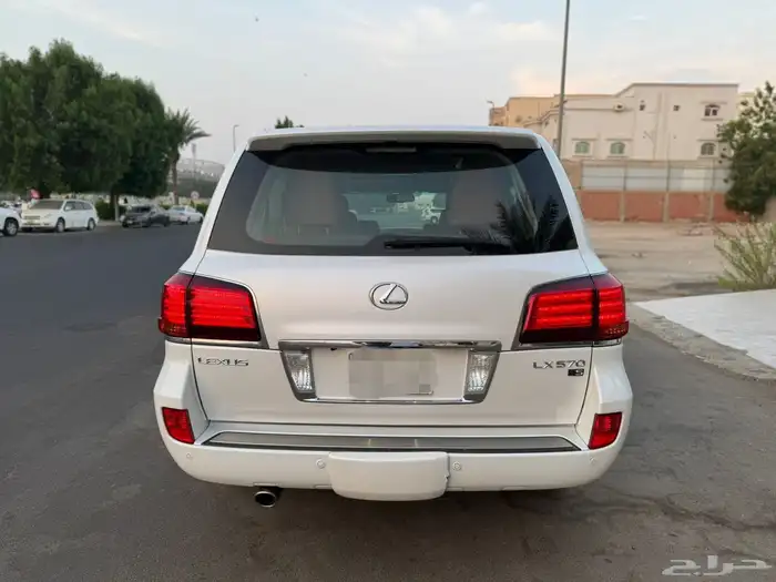 لكزس مخزن نضيف جدآ 2011 ماشي(( 180)) مثبت في موجوز 6