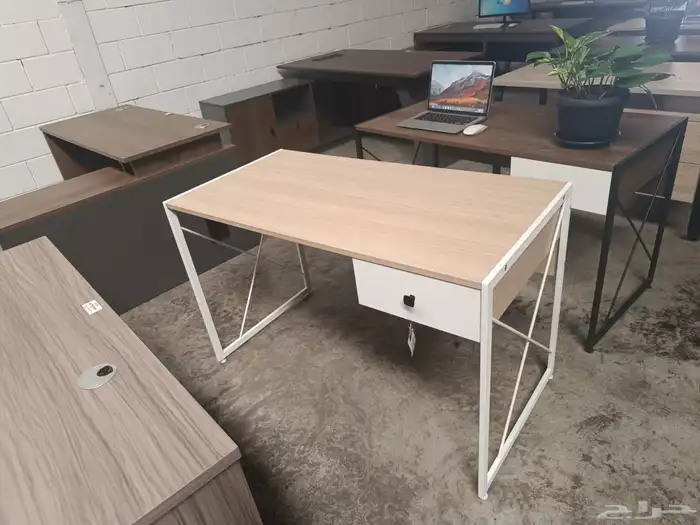 طاولة مكتب   مكاتب مشتركة 5