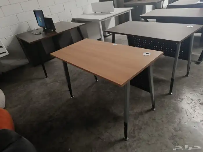 طاولة مكتب   مكاتب مشتركة 3