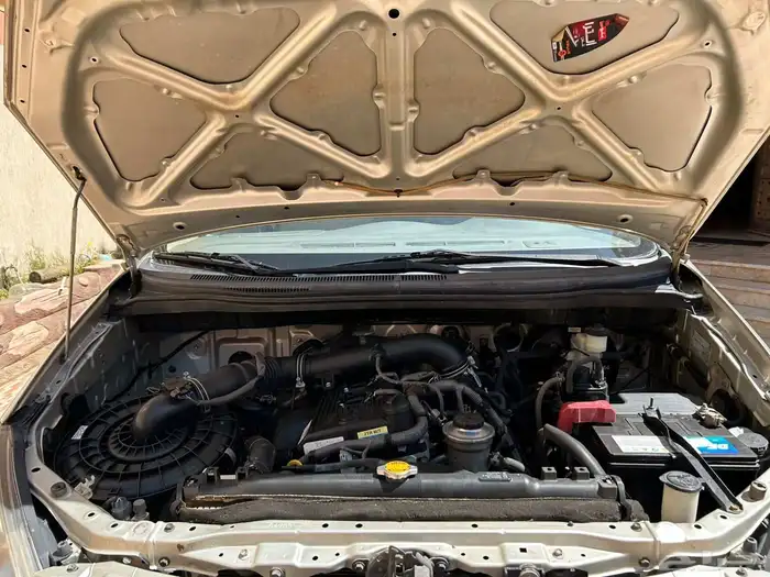 للبيع انوفا 2011 0